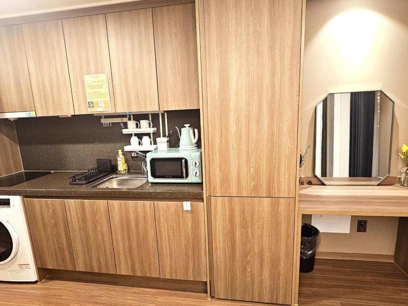 Raviens라비앙즈 Hotell Busan Exteriör bild